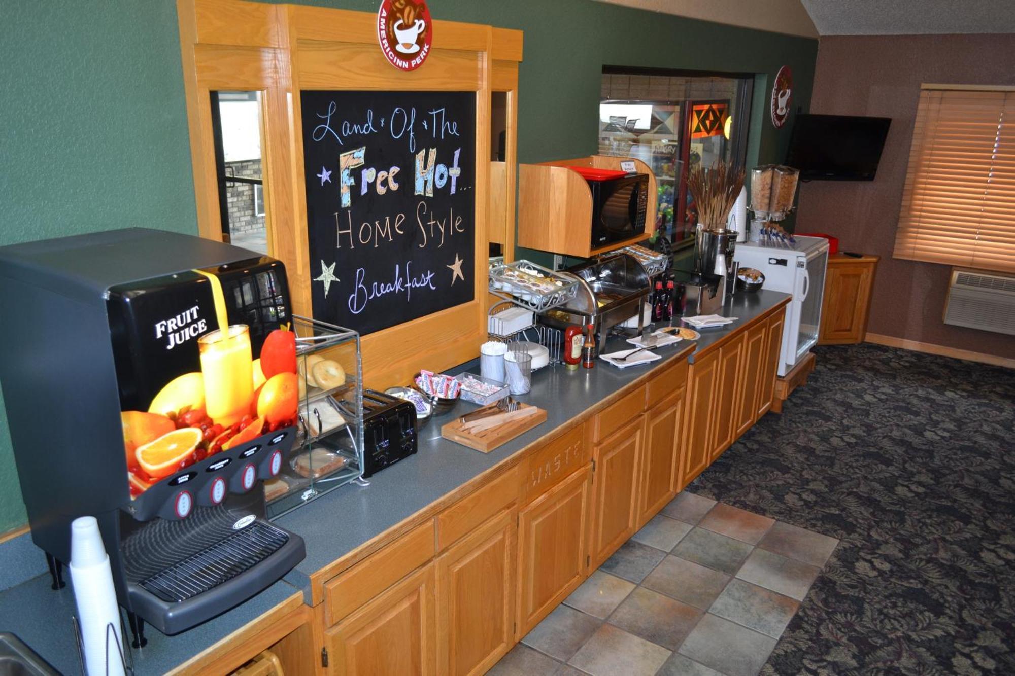 Hotel Cobblestone & -