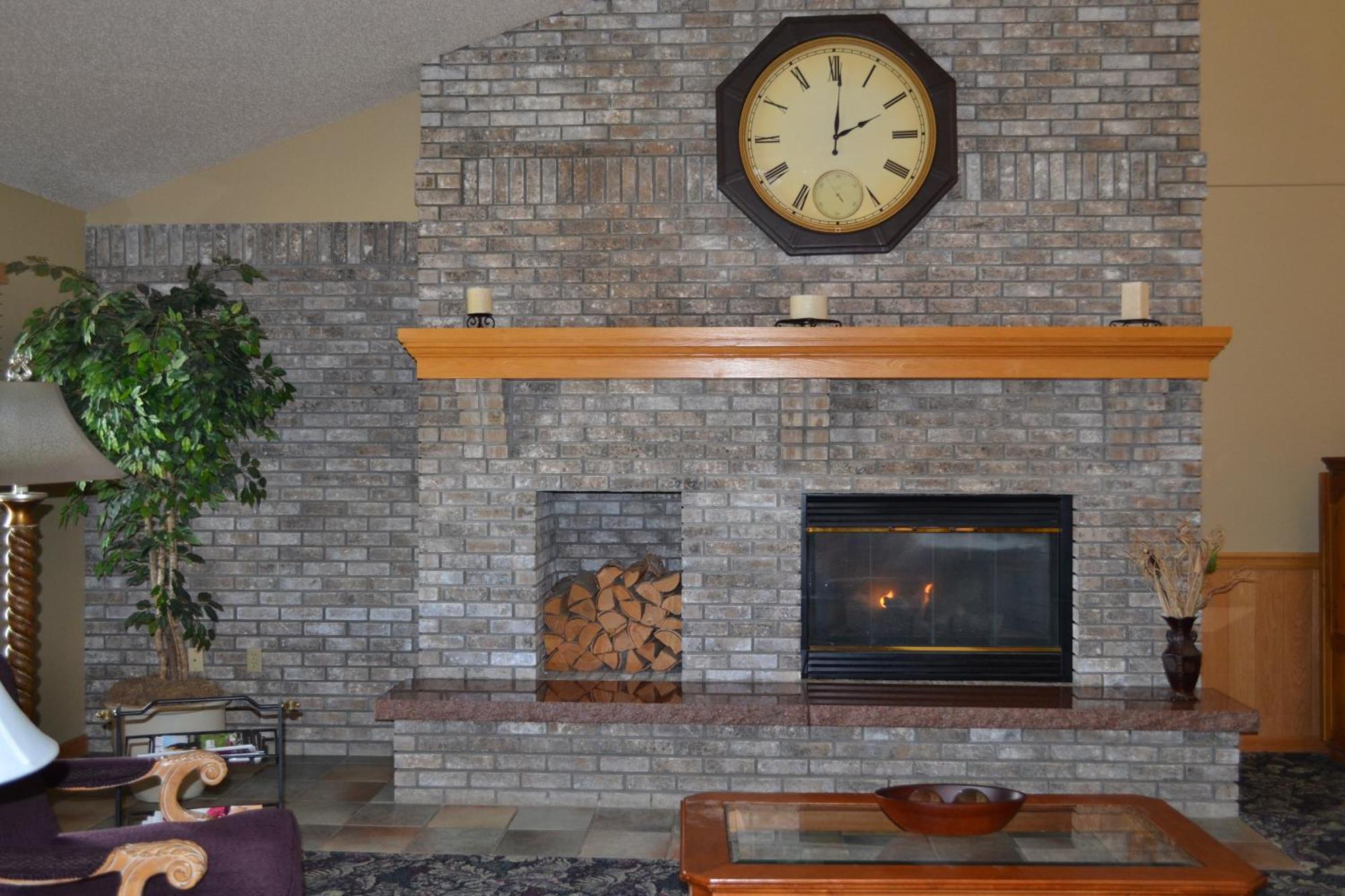 Hotel Cobblestone & -